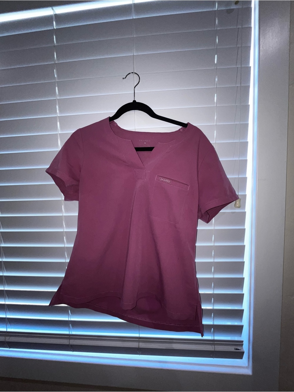 Jaanuu Mauve Pink V-Neck Short Sleeve Scrub top Small and Large Jogger Bottoms